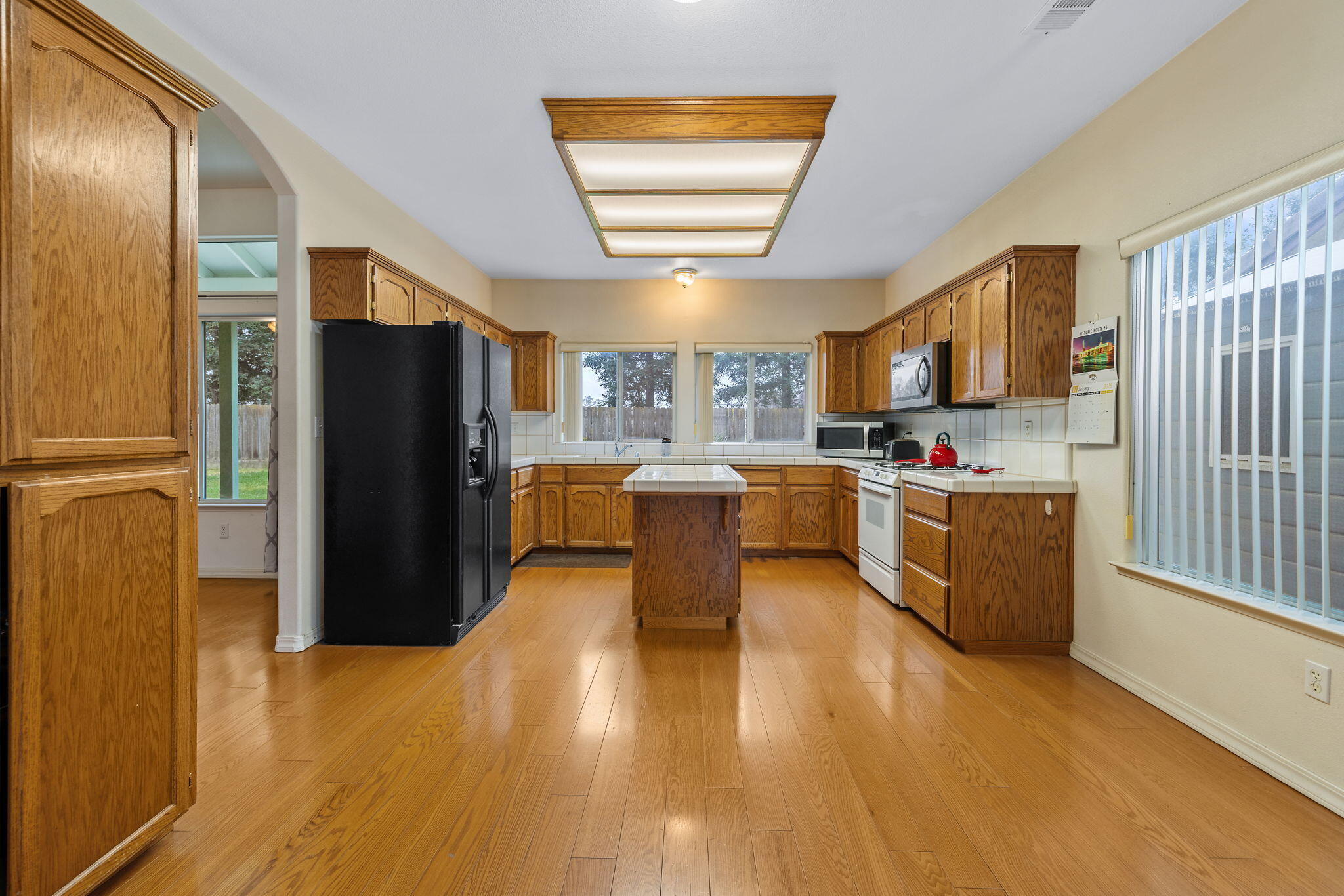 3027 W Rialto Ave, Visalia, CA 93277