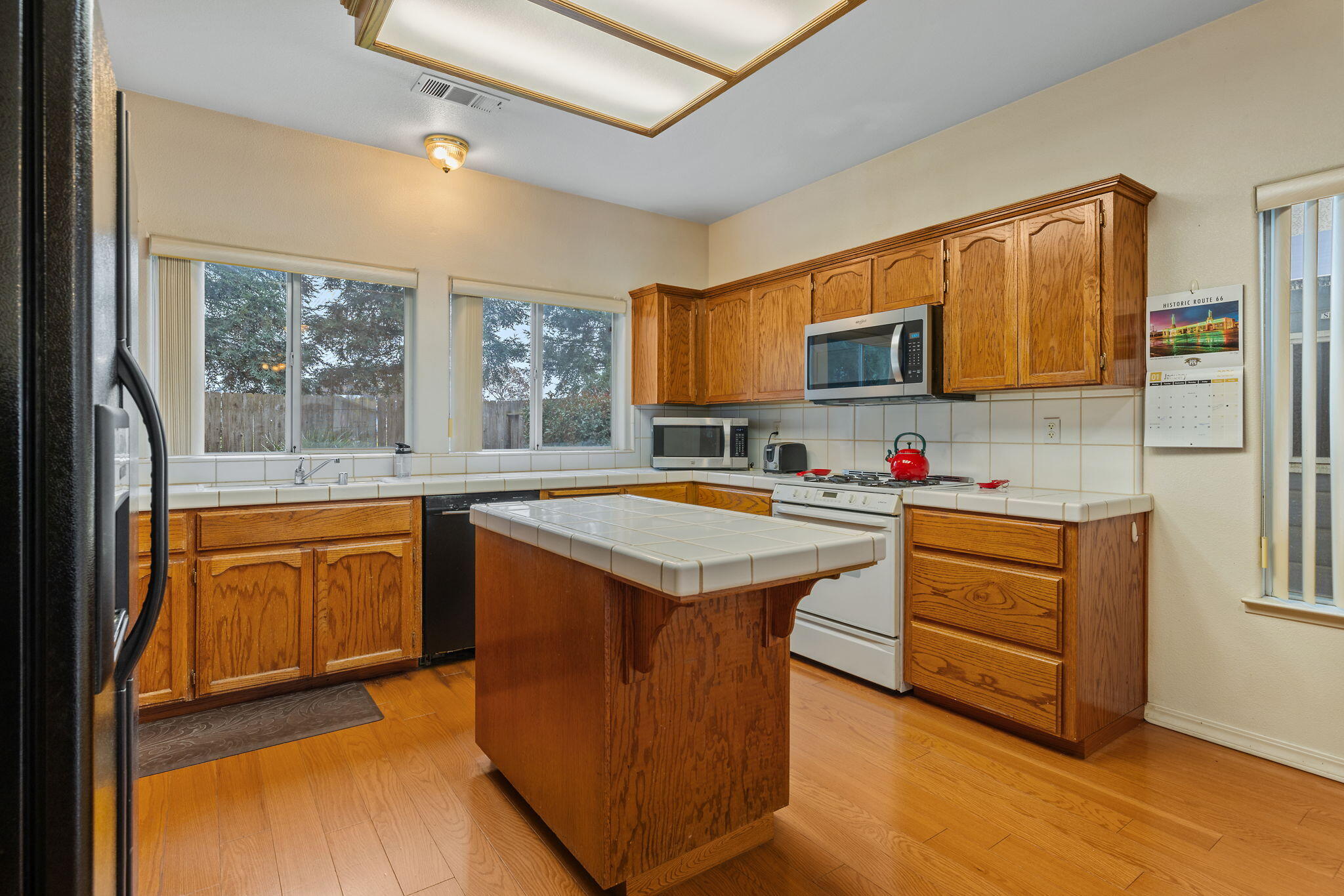 3027 W Rialto Ave, Visalia, CA 93277