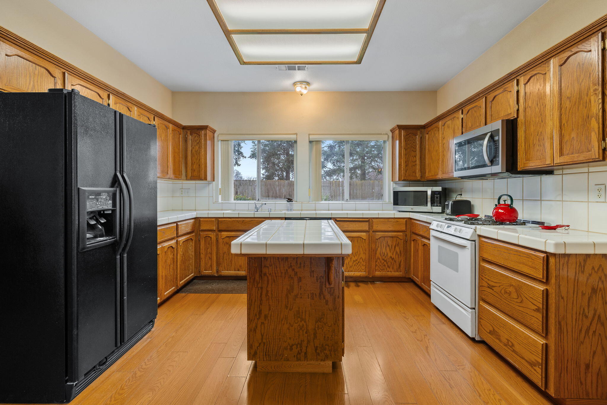 3027 W Rialto Ave, Visalia, CA 93277