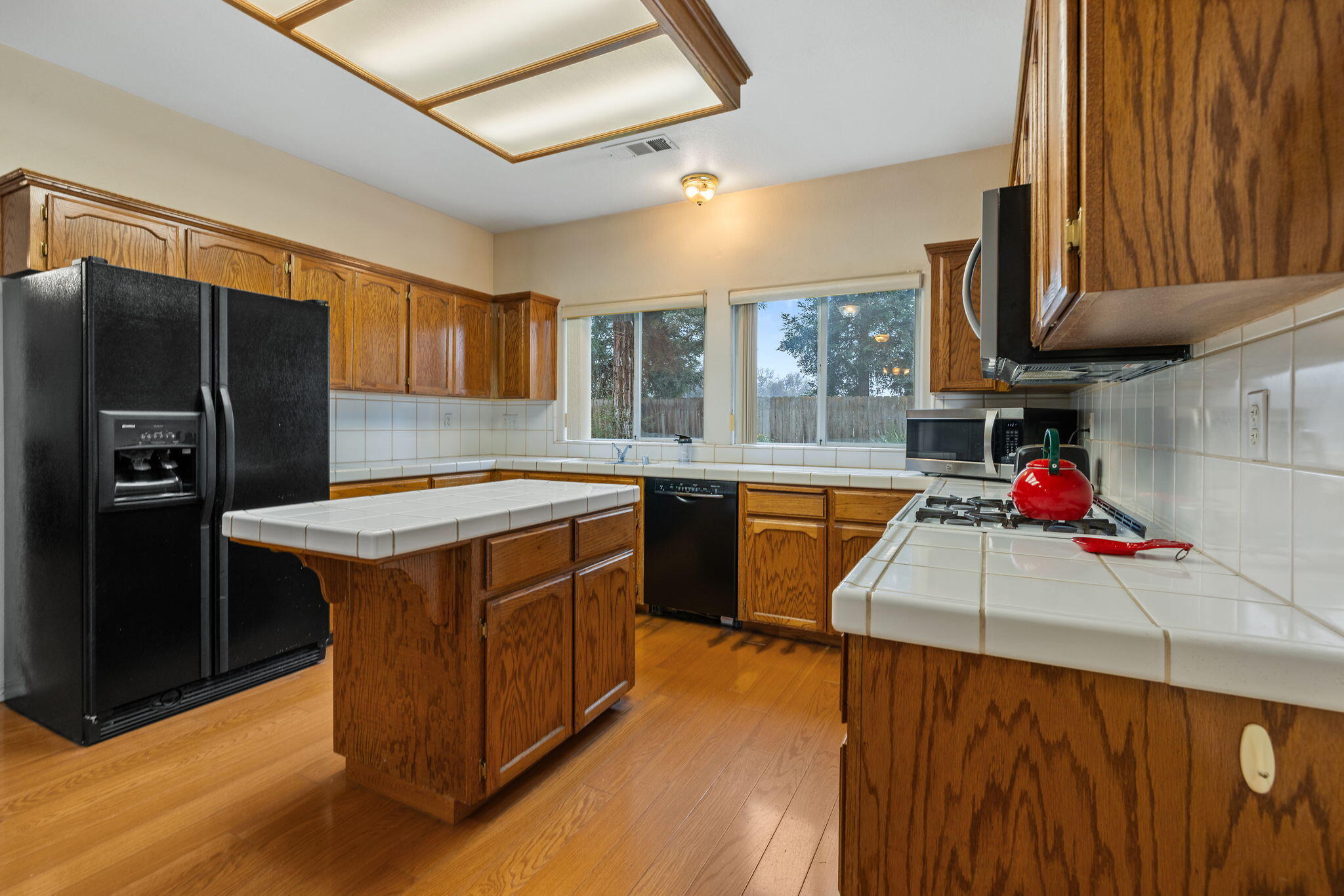 3027 W Rialto Ave, Visalia, CA 93277