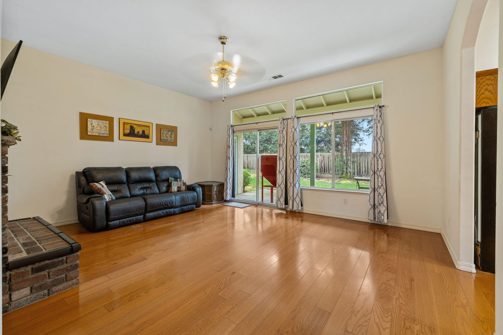 3027 W Rialto Ave, Visalia, CA 93277