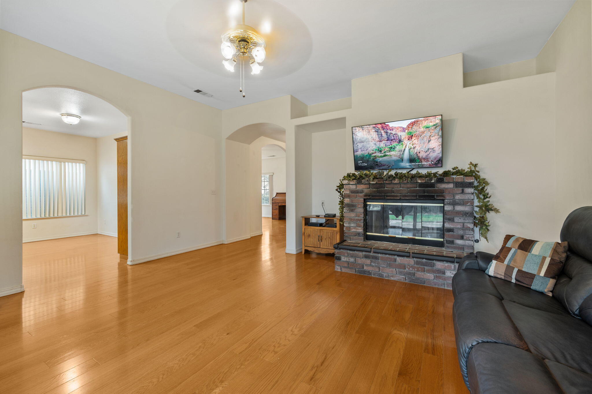 3027 W Rialto Ave, Visalia, CA 93277