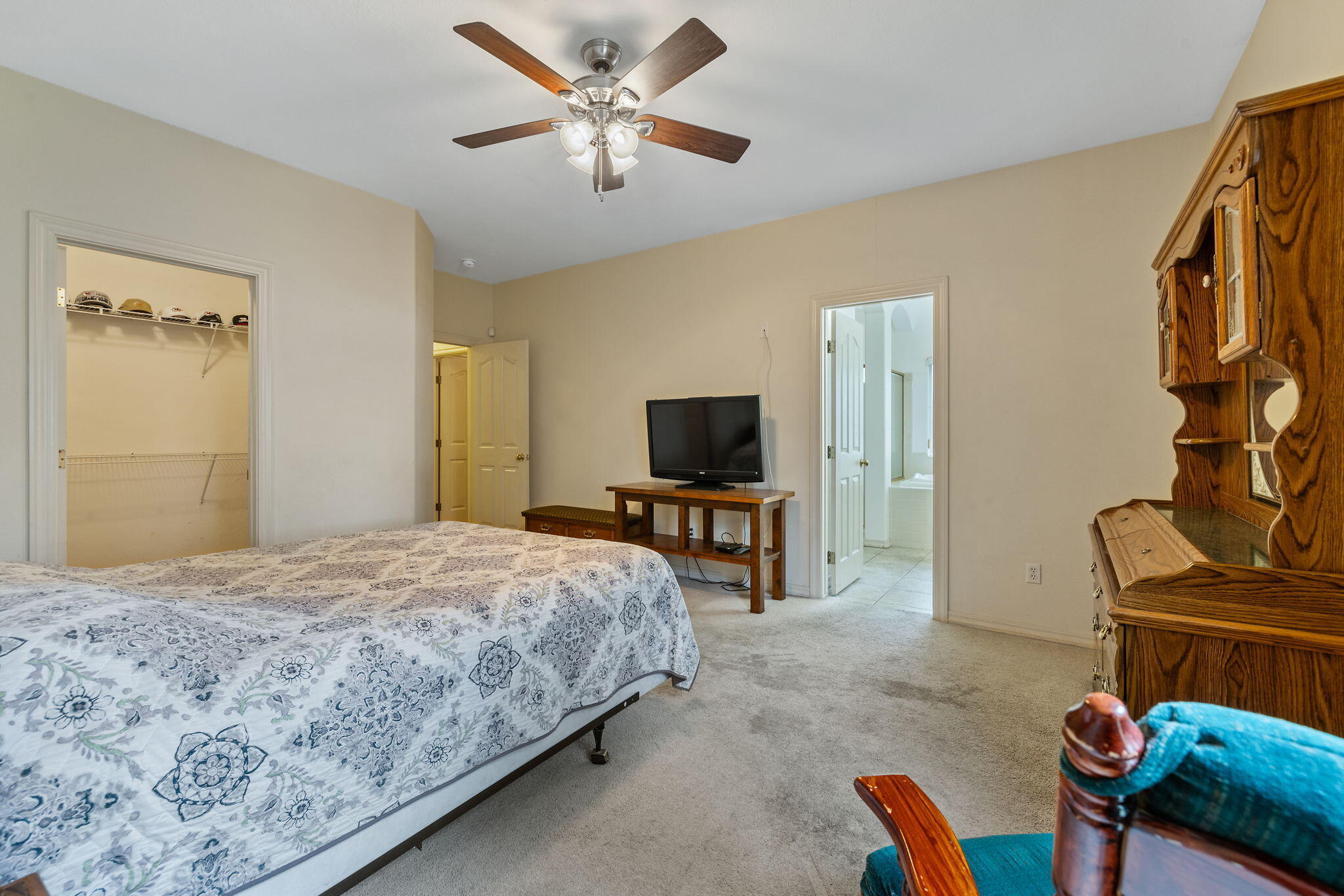 3027 W Rialto Ave, Visalia, CA 93277