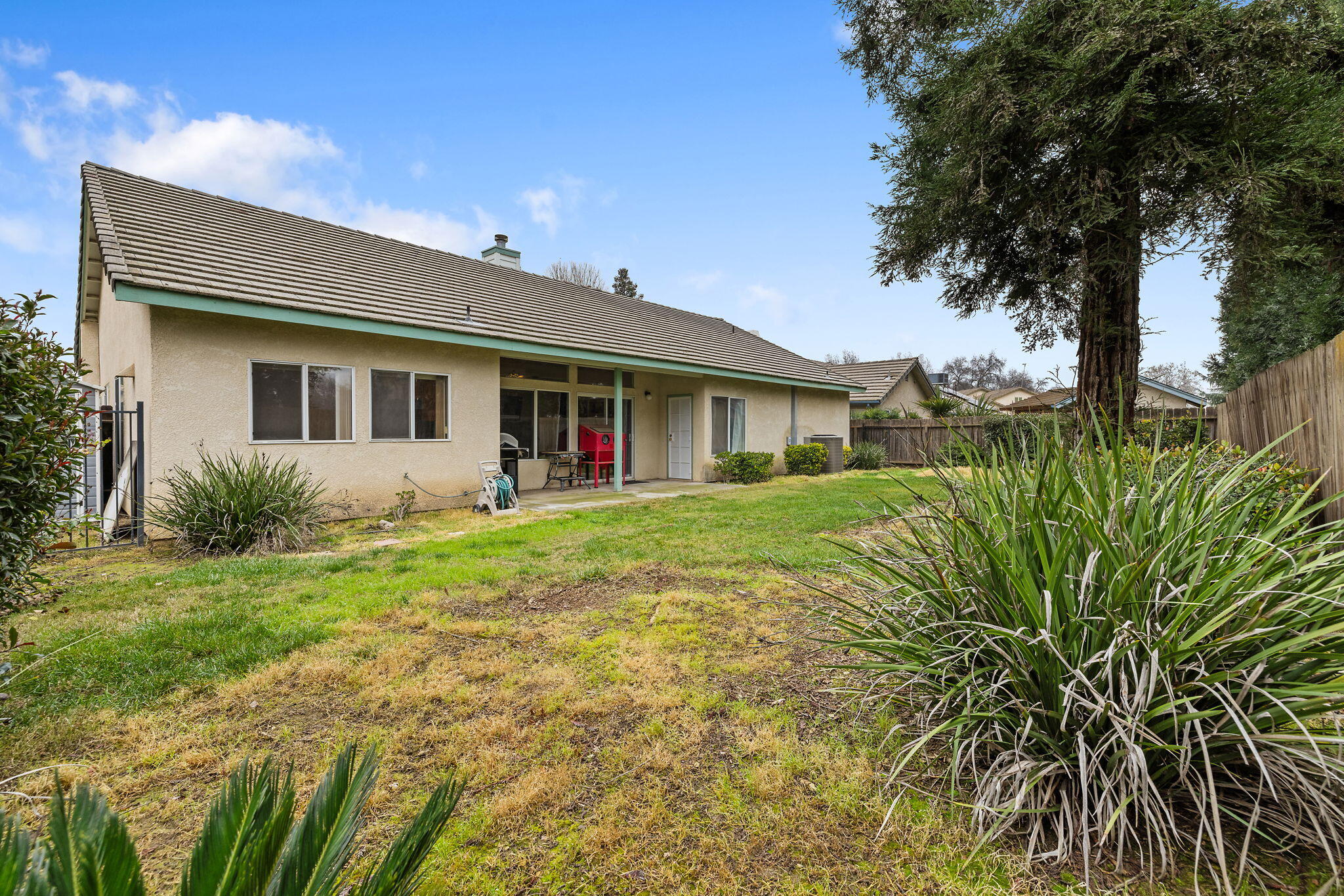 3027 W Rialto Ave, Visalia, CA 93277