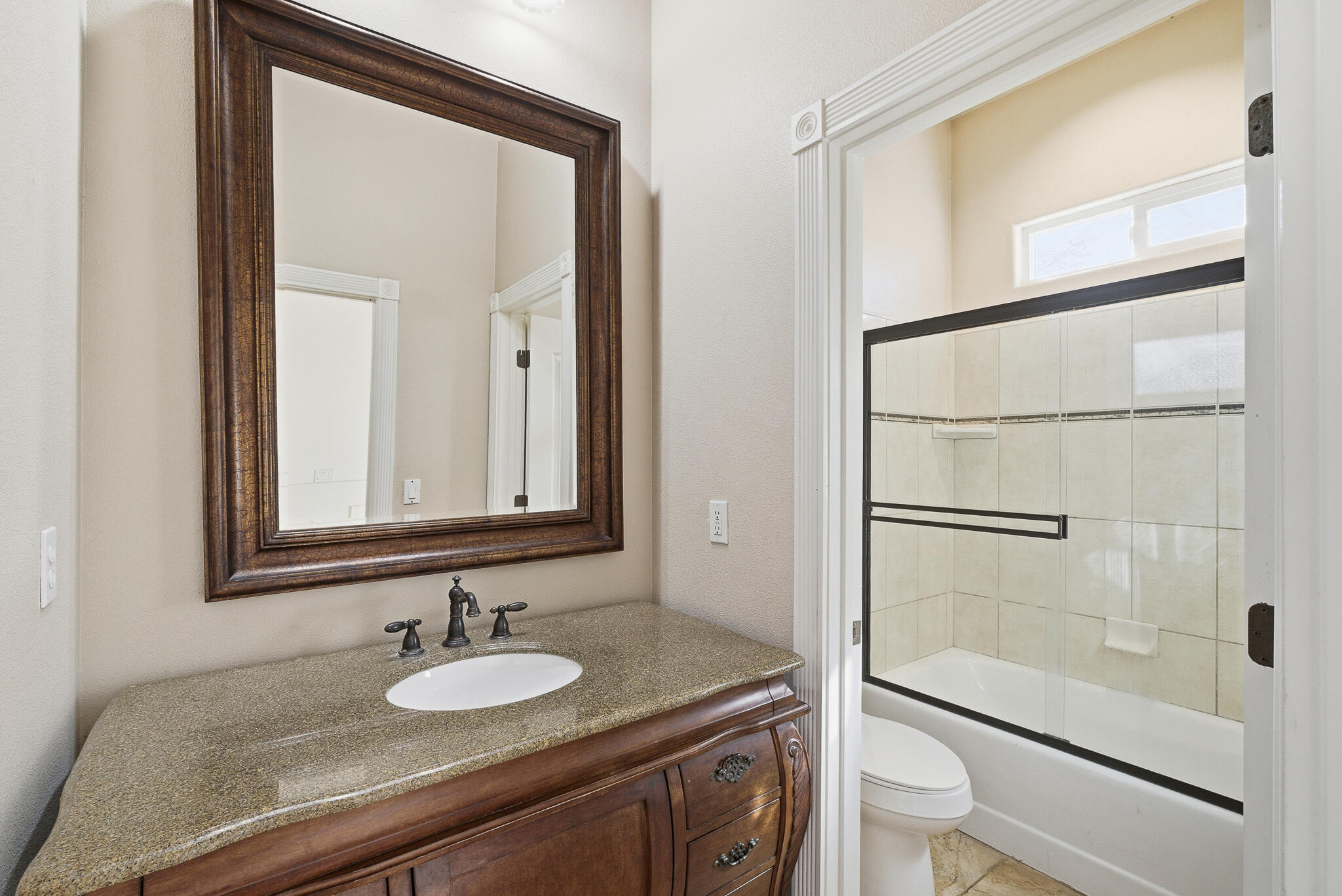 12524 Ave 320, Visalia, CA 93291