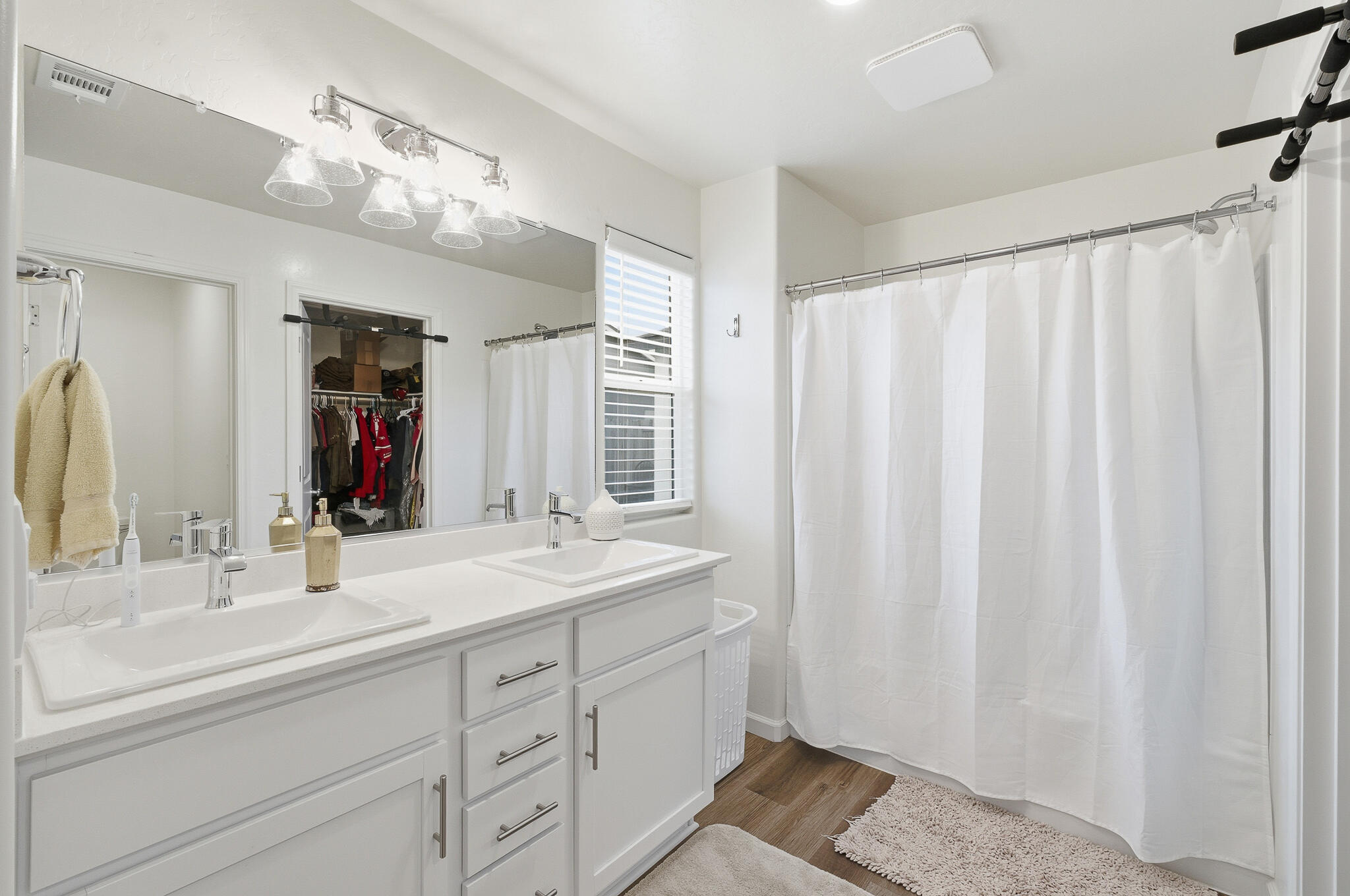 2340 Beth Page Ave, Tulare, CA 93274