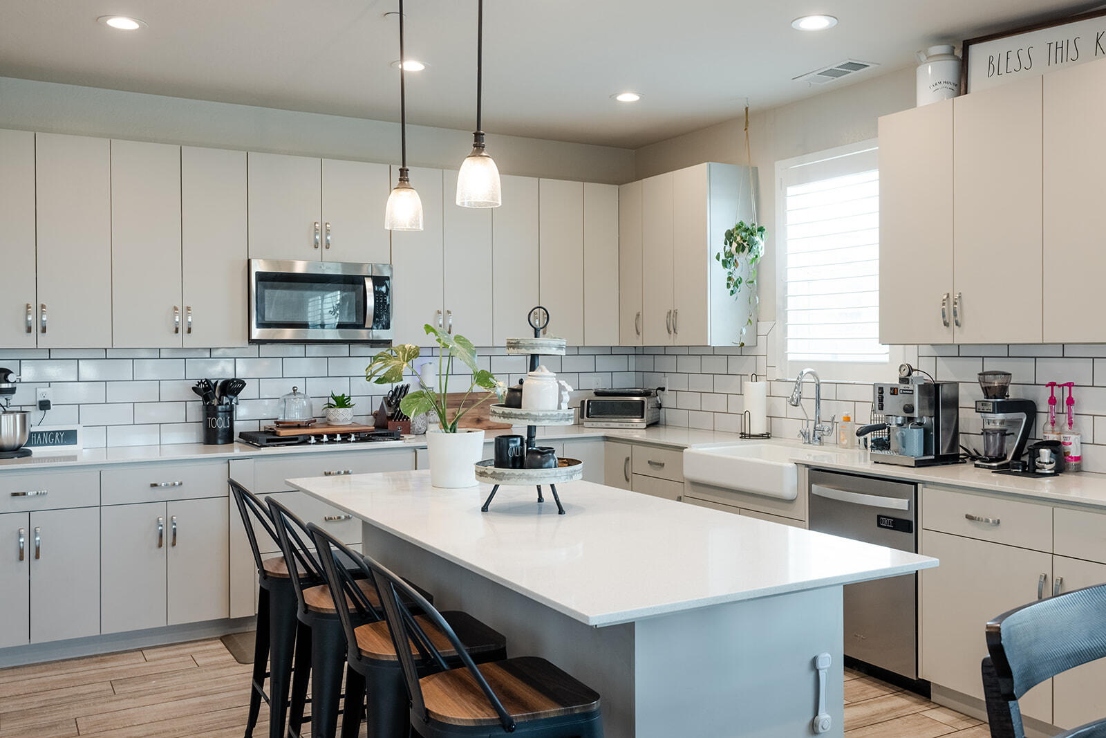 4407 S Ernest St, Visalia, CA 93277