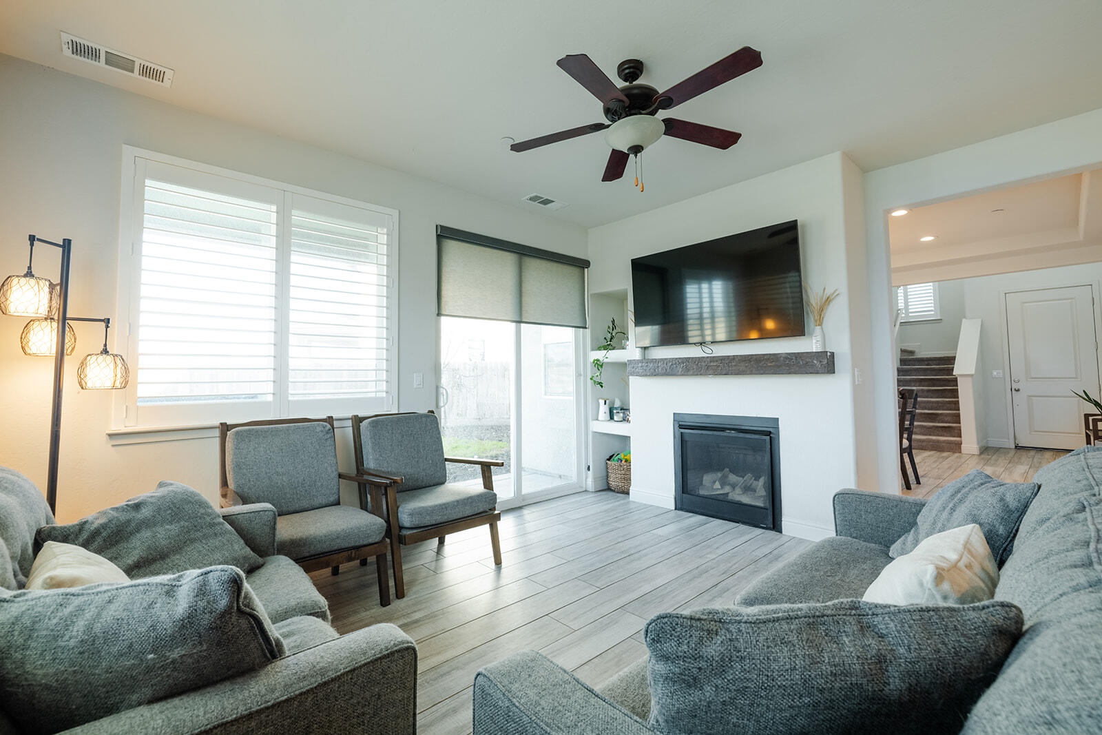 4407 S Ernest St, Visalia, CA 93277