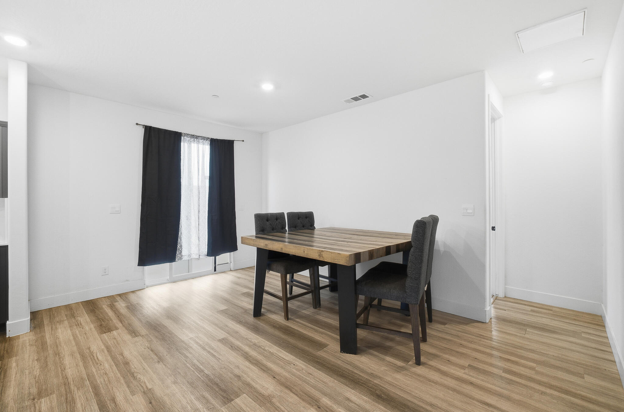 2824 S Cain St, Visalia, CA 93292