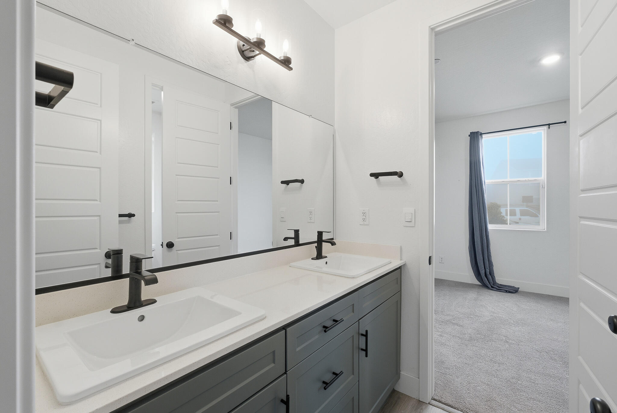 2824 S Cain St, Visalia, CA 93292