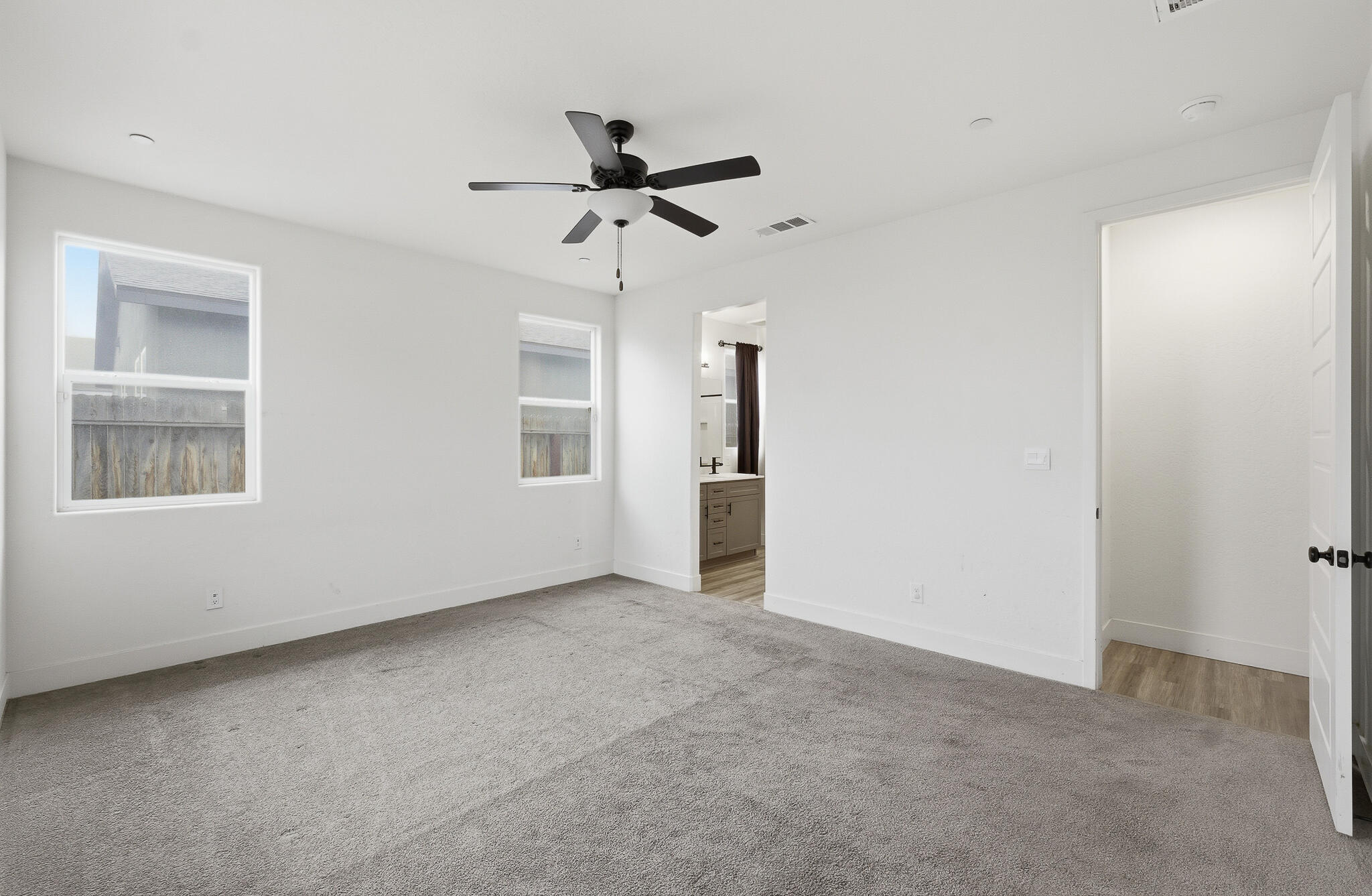 2824 S Cain St, Visalia, CA 93292