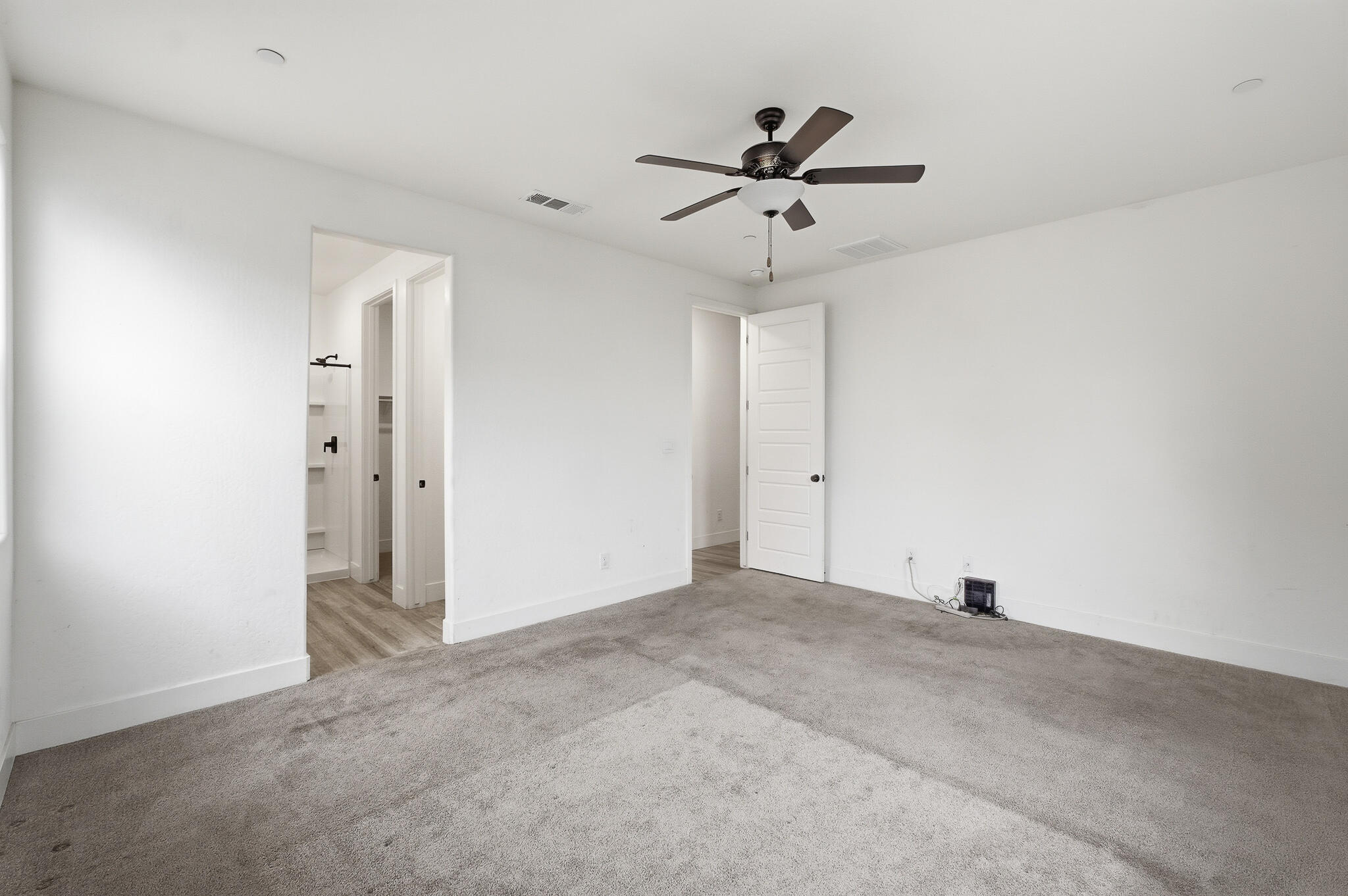 2824 S Cain St, Visalia, CA 93292