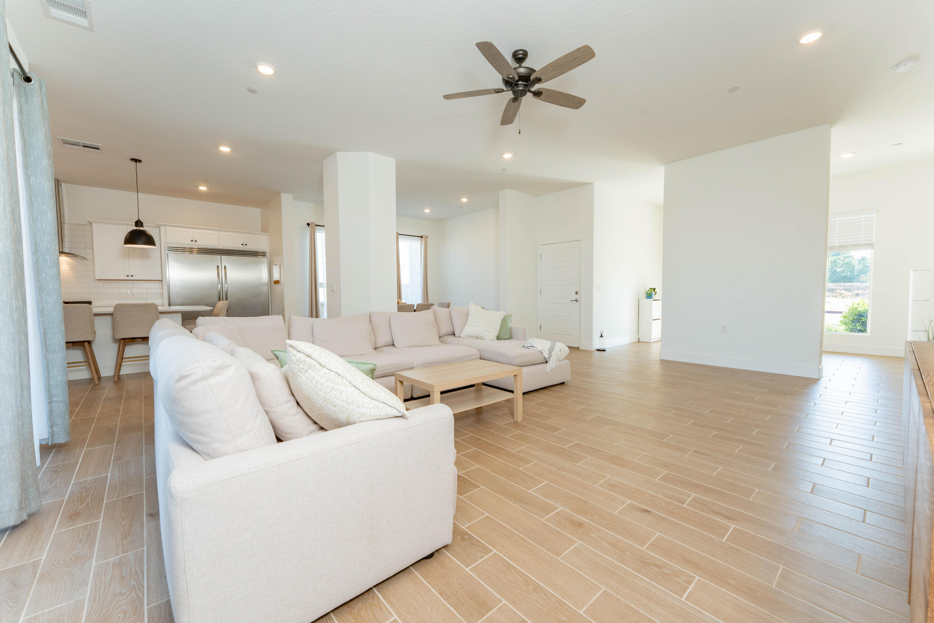 3811 N Santa Fe St, Visalia, CA 93292