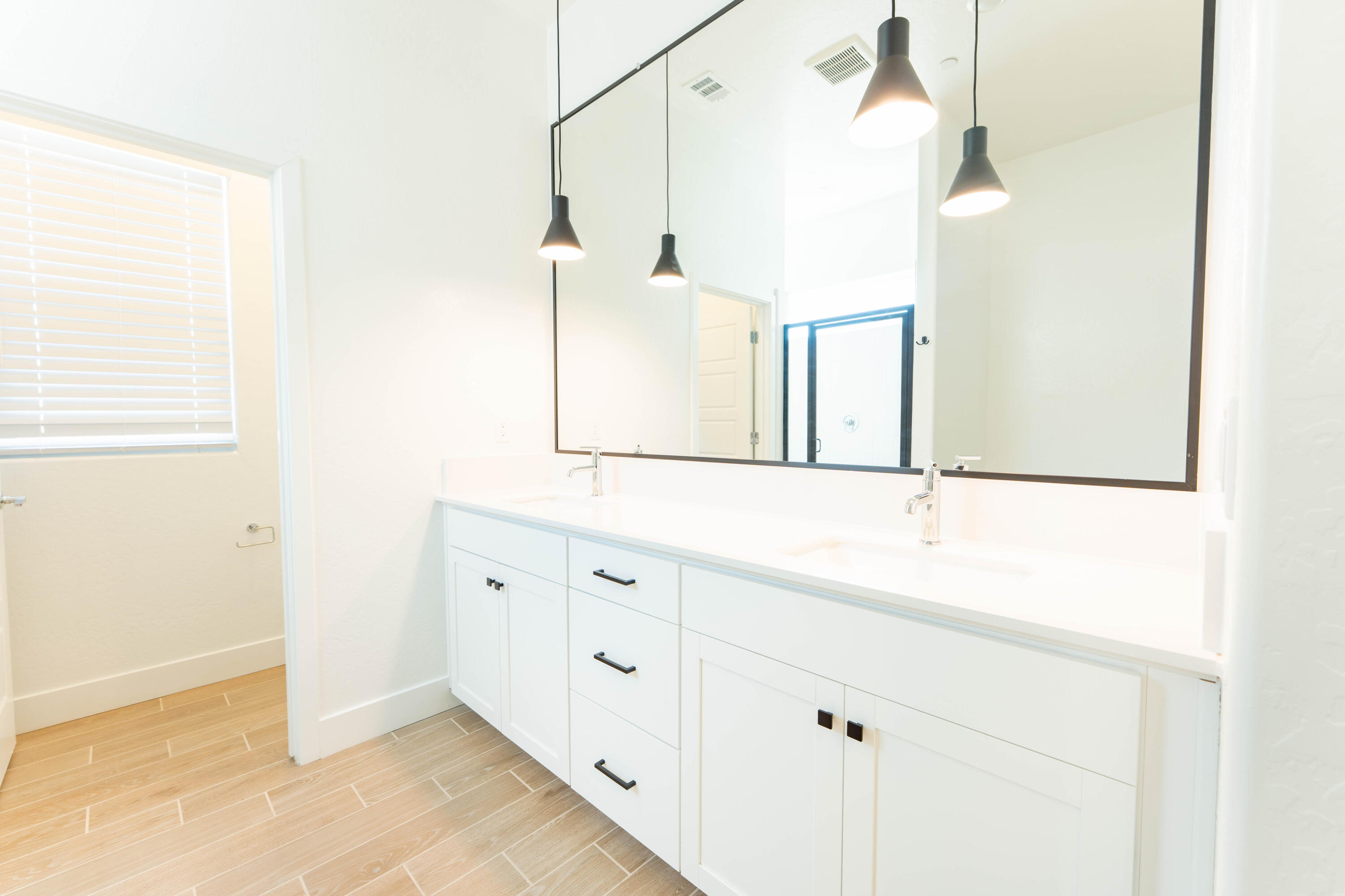 3811 N Santa Fe St, Visalia, CA 93292