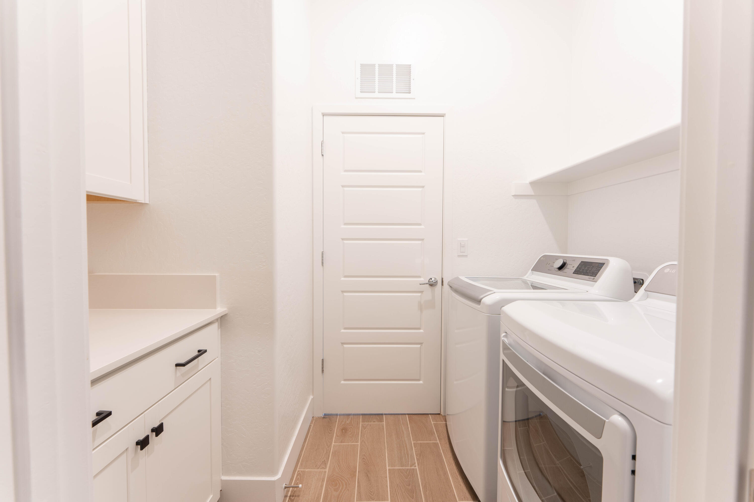 3811 N Santa Fe St, Visalia, CA 93292