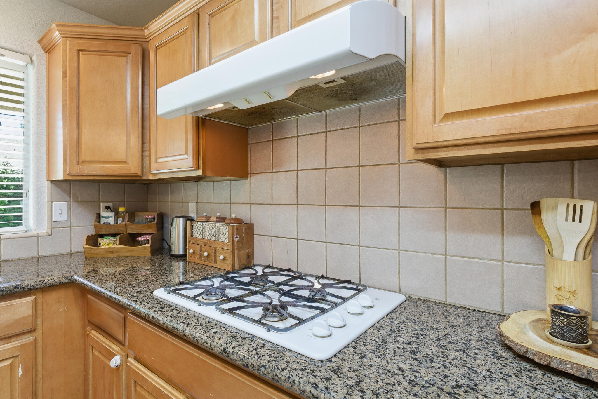 5240 W Wren Ct, Visalia, CA 93291