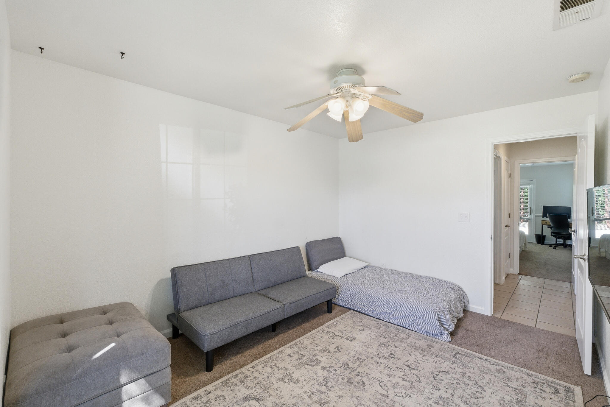 5240 W Wren Ct, Visalia, CA 93291