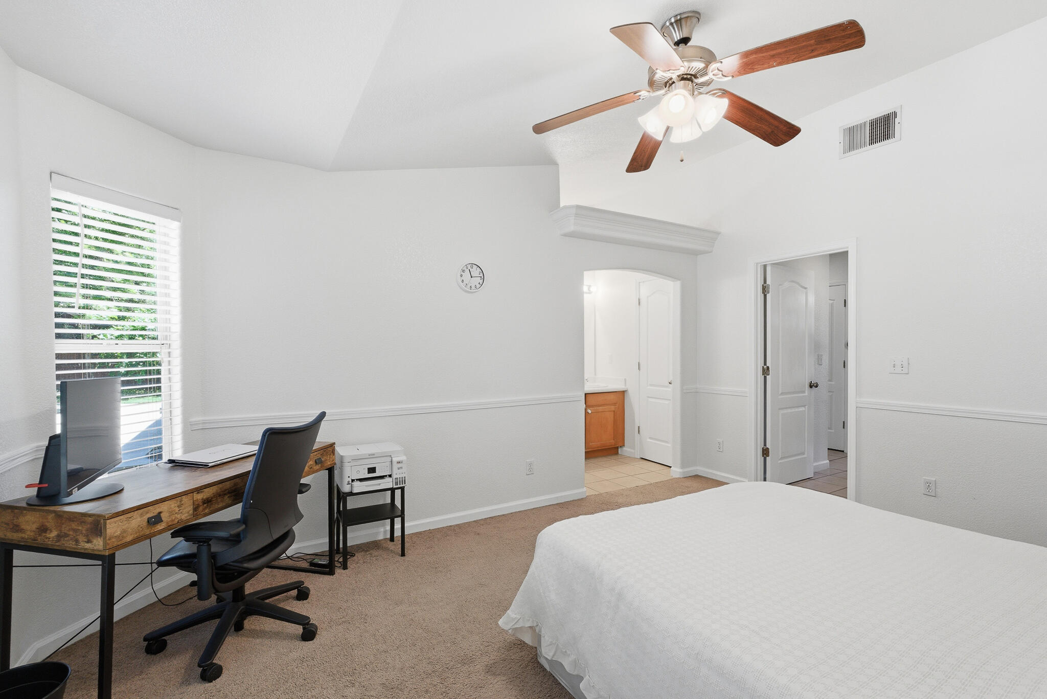 5240 W Wren Ct, Visalia, CA 93291