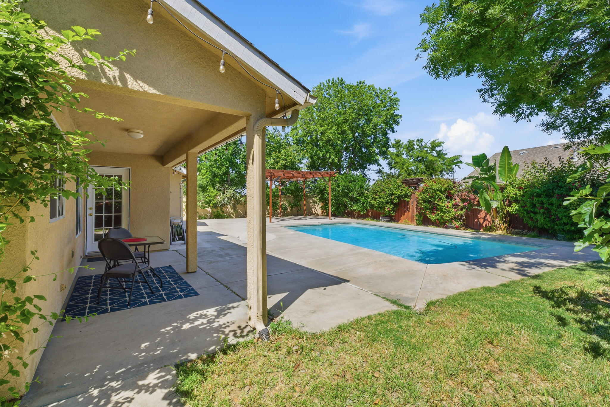 5240 W Wren Ct, Visalia, CA 93291