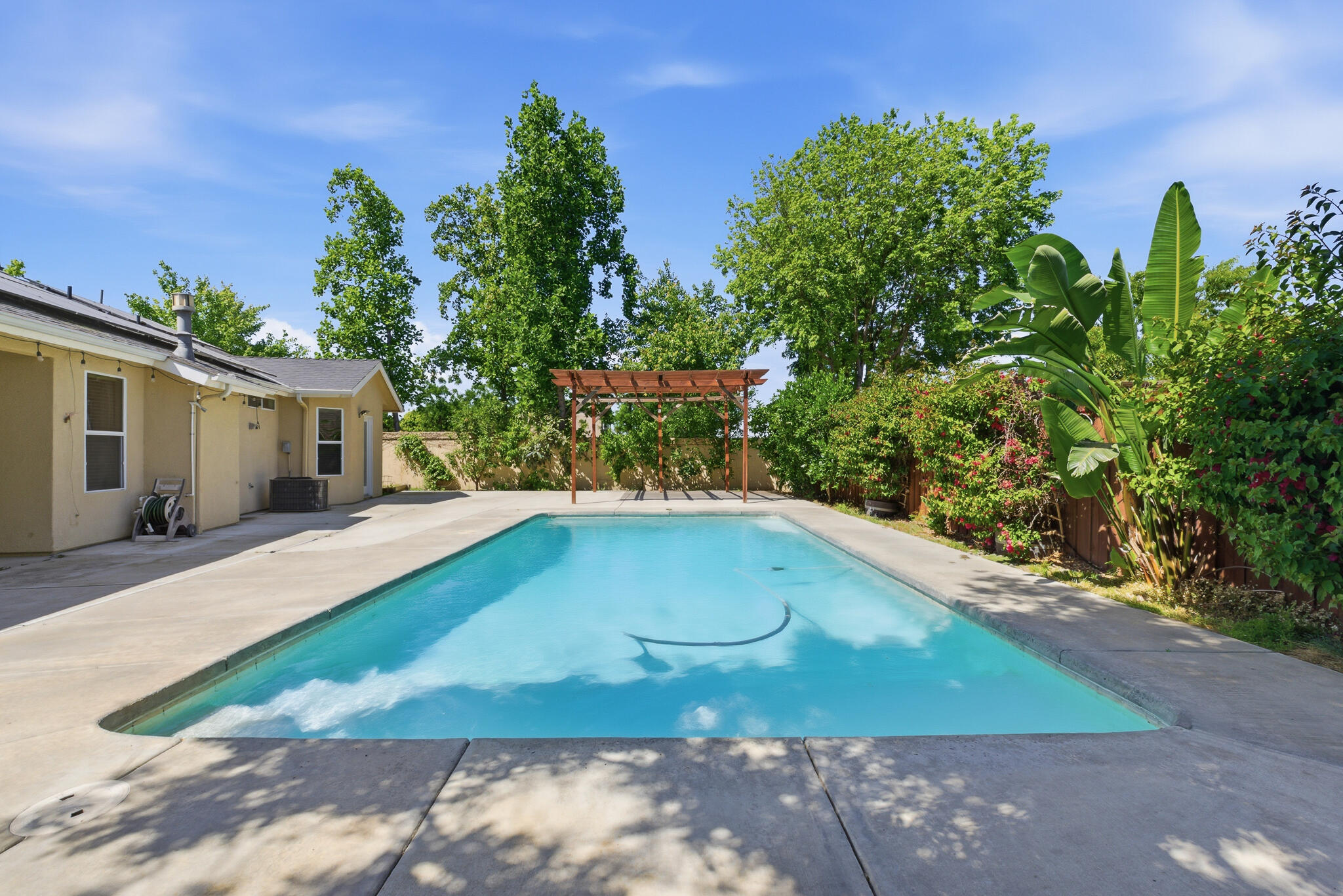 5240 W Wren Ct, Visalia, CA 93291