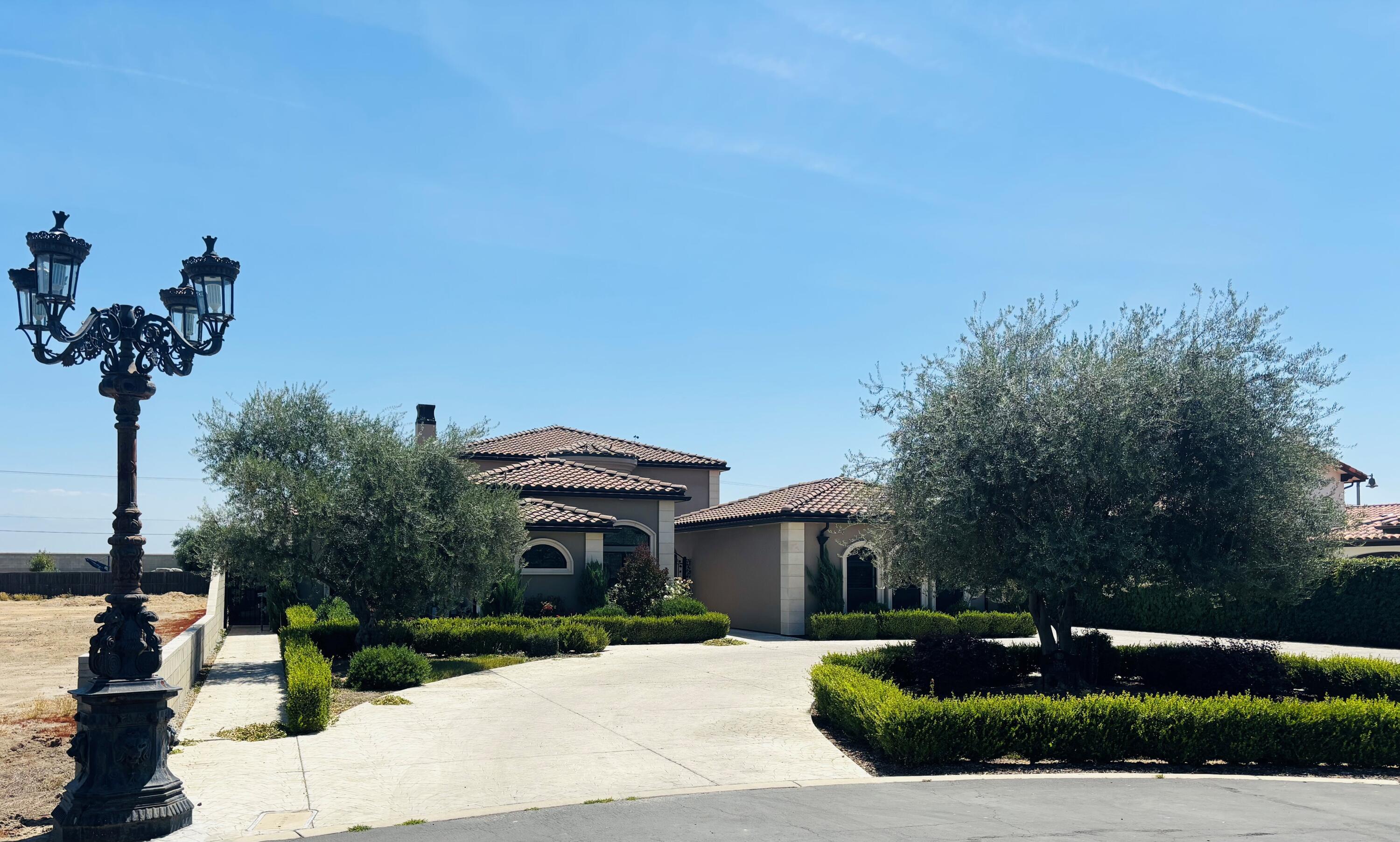 1964 Diamante Dr, Tulare, CA 93274